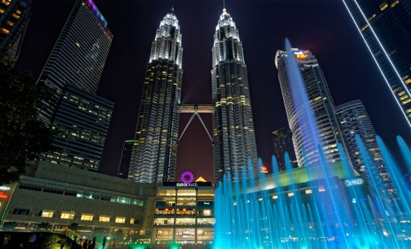 KLナイトを楽しまナイト！アロー通り（ジャランアロー）散策＋ツインタワー夜景フォトツアー＜日本語ガイド／夕食なし または ミシュランガイド掲載「リマプロ」夕食付きプラン＞